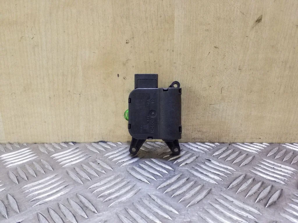 Air flap motor/actuator 8E2820511B