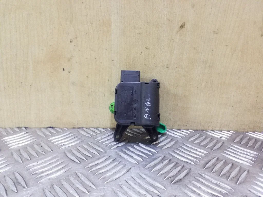 Air flap motor/actuator 8E2820511B