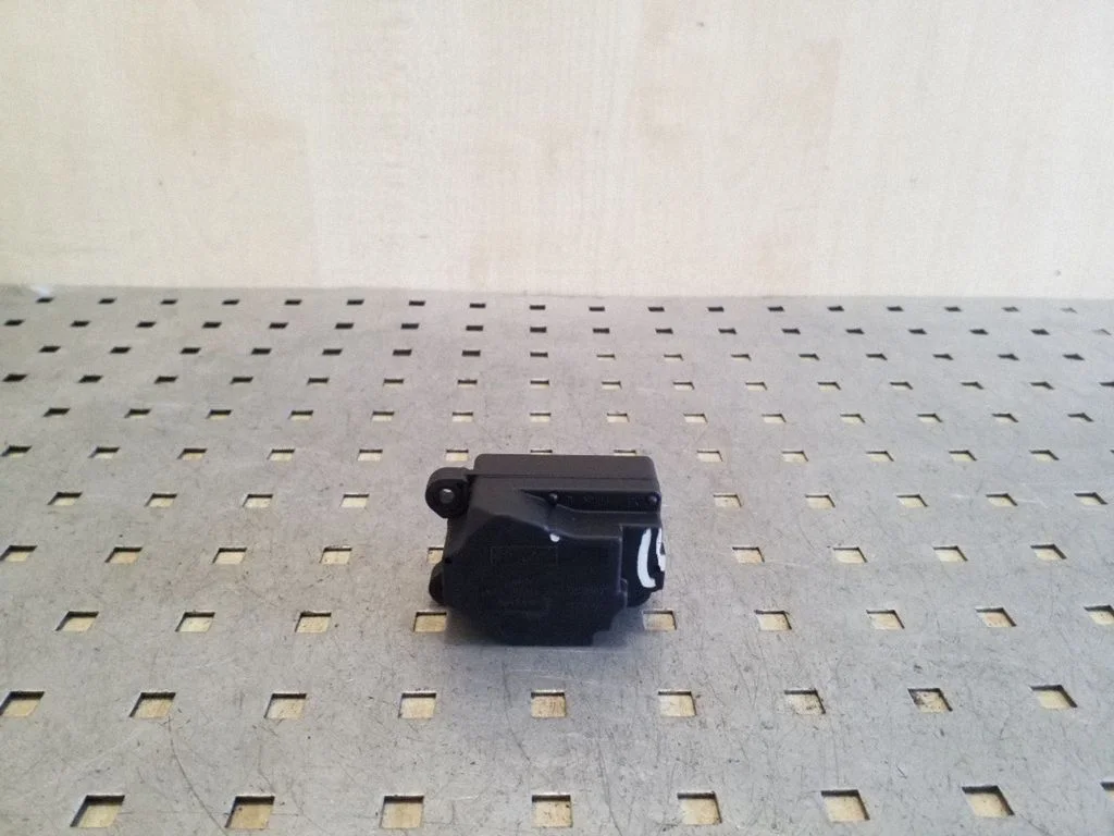 Gaisa aizvara motoriņš/aktuators 4N5H19E616