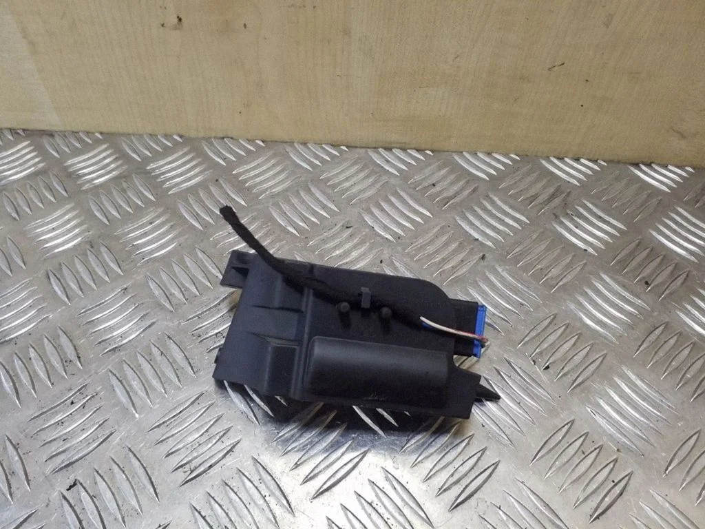 Air flap motor/actuator 7H1819939