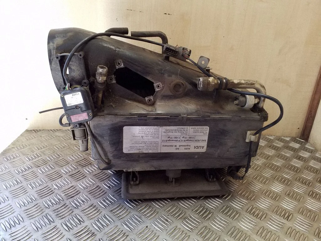 Interior heater climate box assembly 4A1260119A