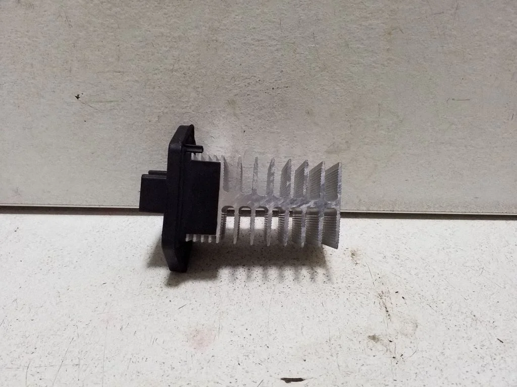 Heater blower motor/fan resistor SWQT85052