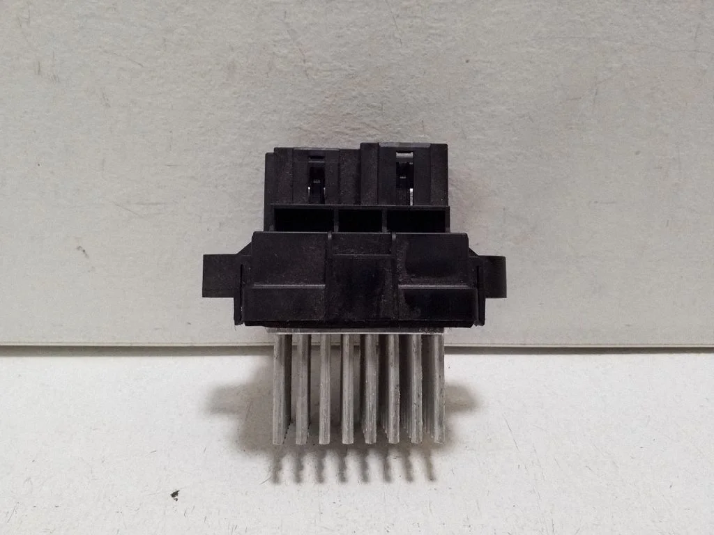 Heater blower motor/fan resistor DG9H19E624AA