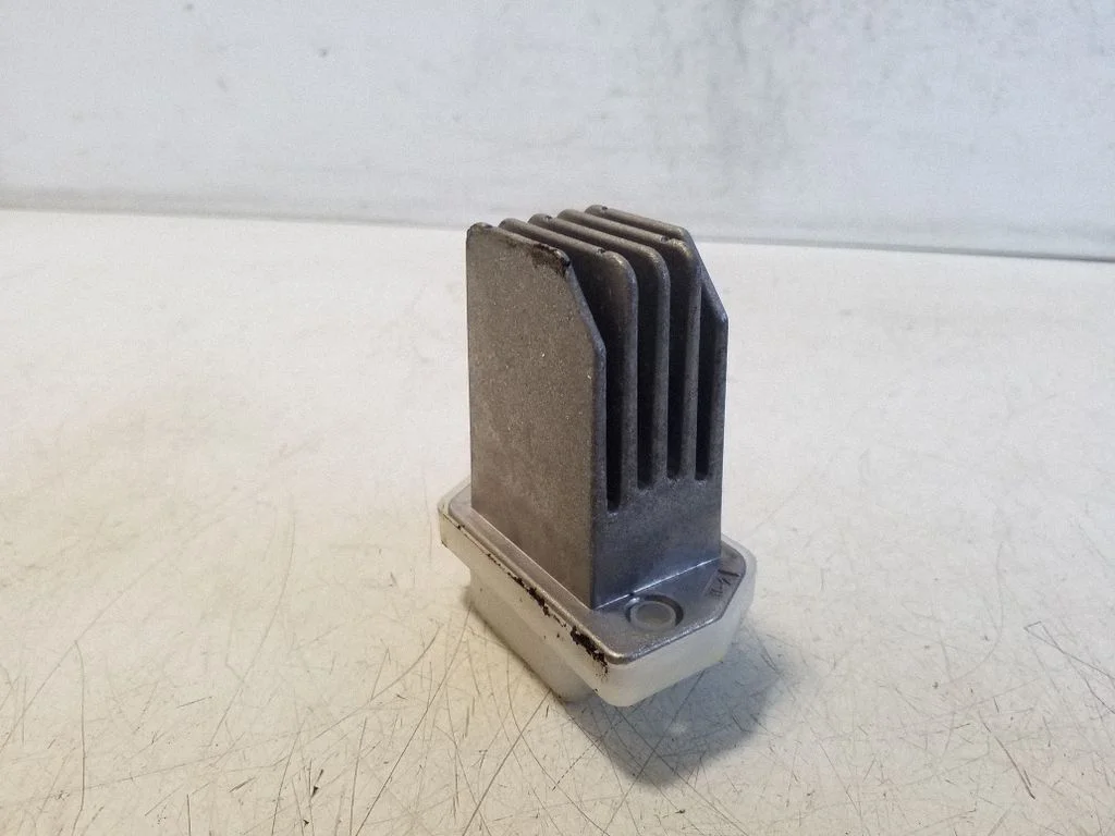 Heater blower motor/fan resistor 5TA0A1D28