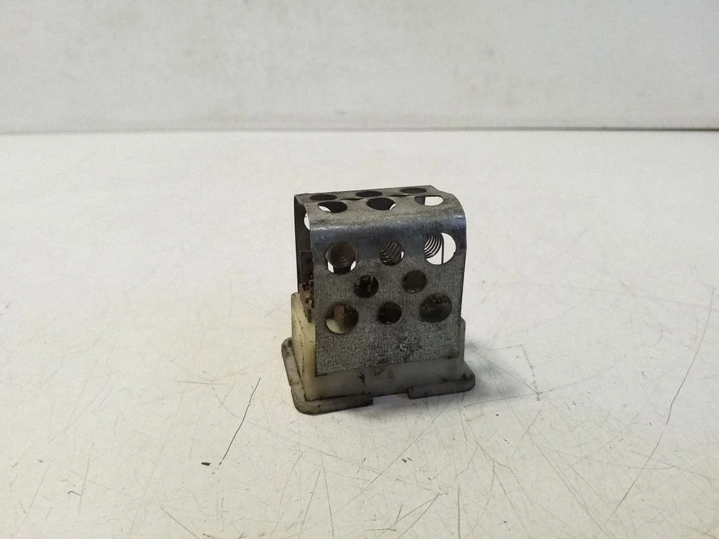 Rezystor dmuchawy 90560362 – Opel Astra G (1998-2009)