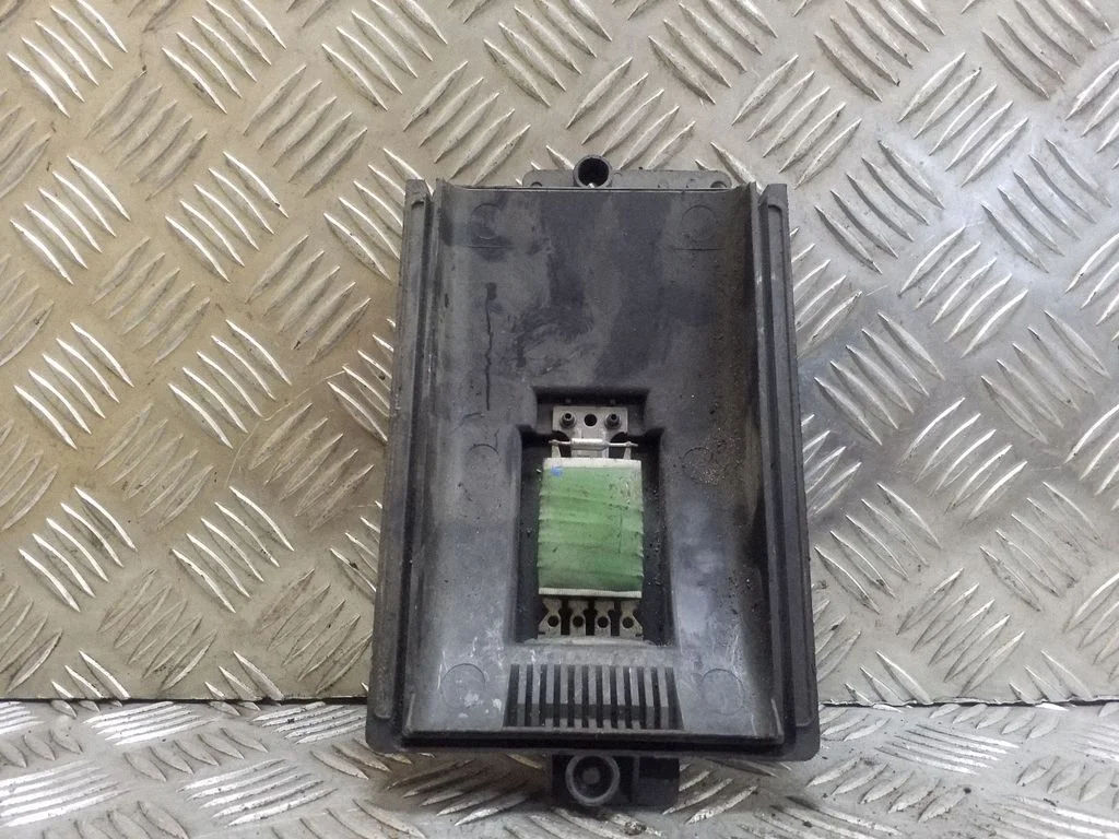 Pečiuko ventiliatoriaus reostatas (reustatas)