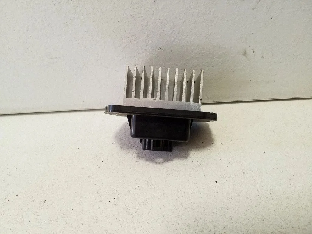 Heater blower motor/fan resistor 0778001030