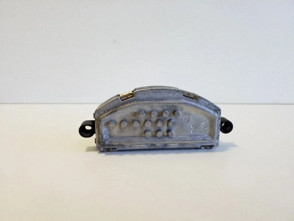 Heater blower motor/fan resistor 5HL01126671