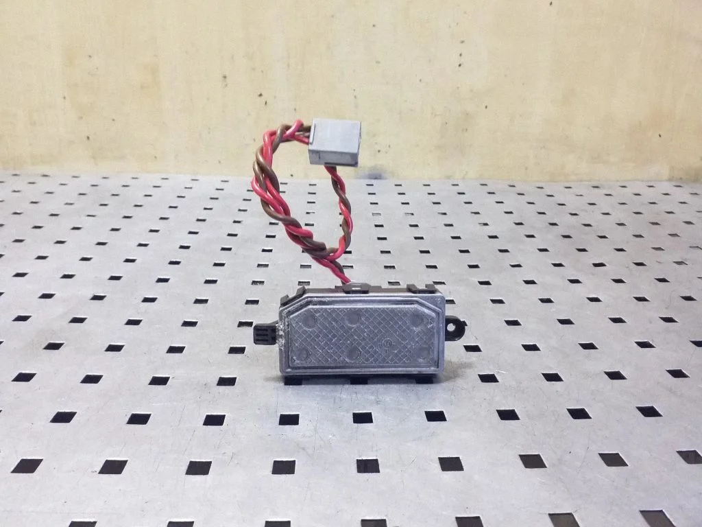 Heater blower motor/fan resistor AV6N19E624BA
