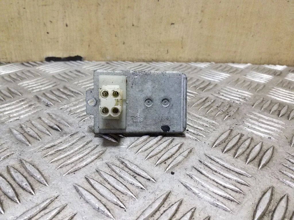 Heater blower motor/fan resistor 8A0959263B