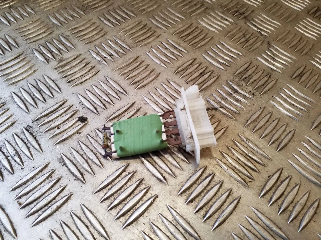 Heater blower motor/fan resistor