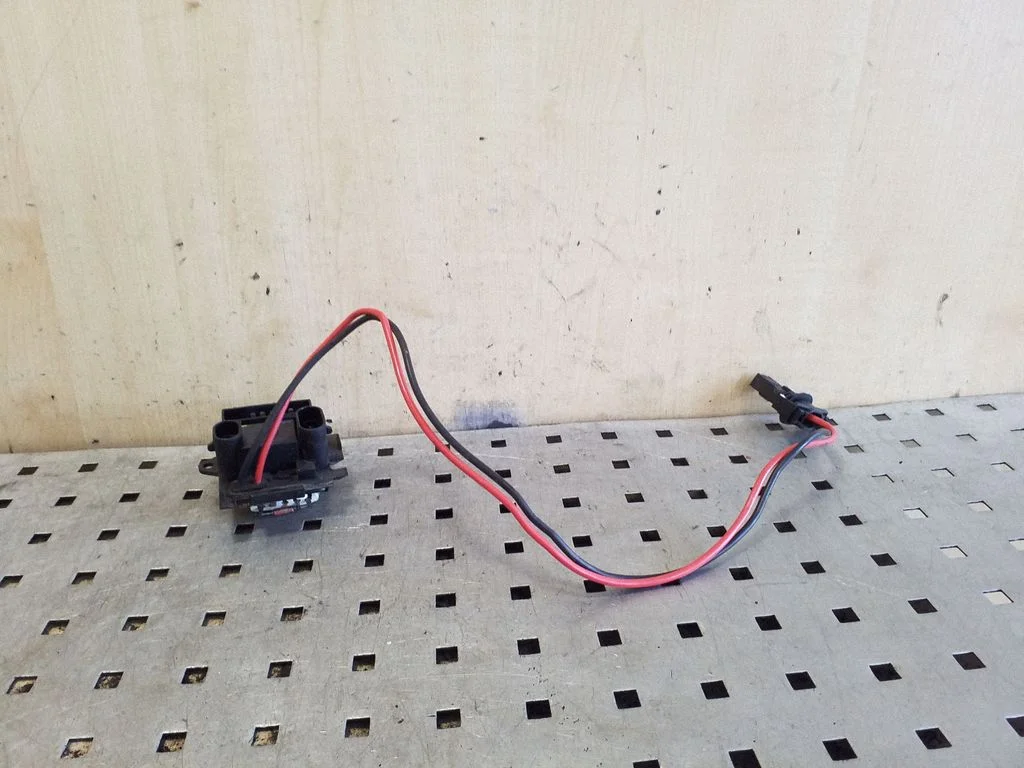 Heater blower motor/fan resistor