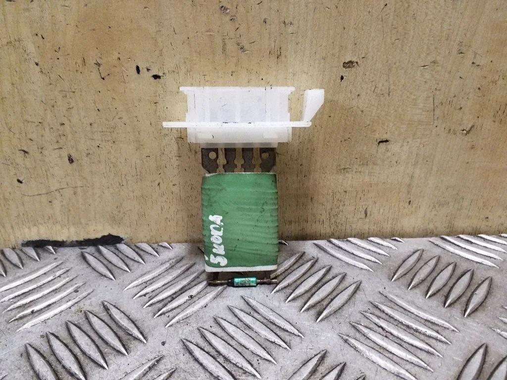 Heater blower motor/fan resistor