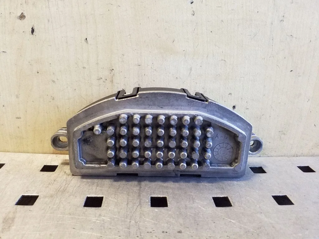 Heater blower motor/fan resistor 3Q0907521A