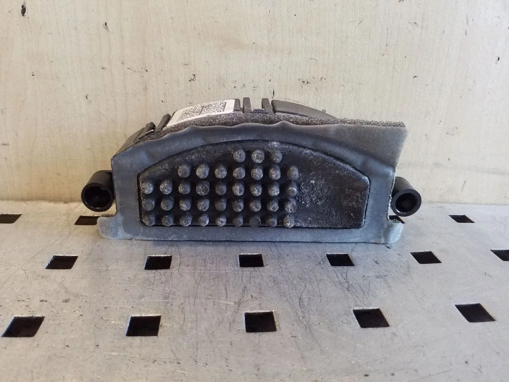 Heater blower motor/fan resistor 8T0820521