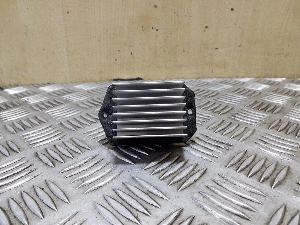 Heater blower motor/fan resistor 0778001020
