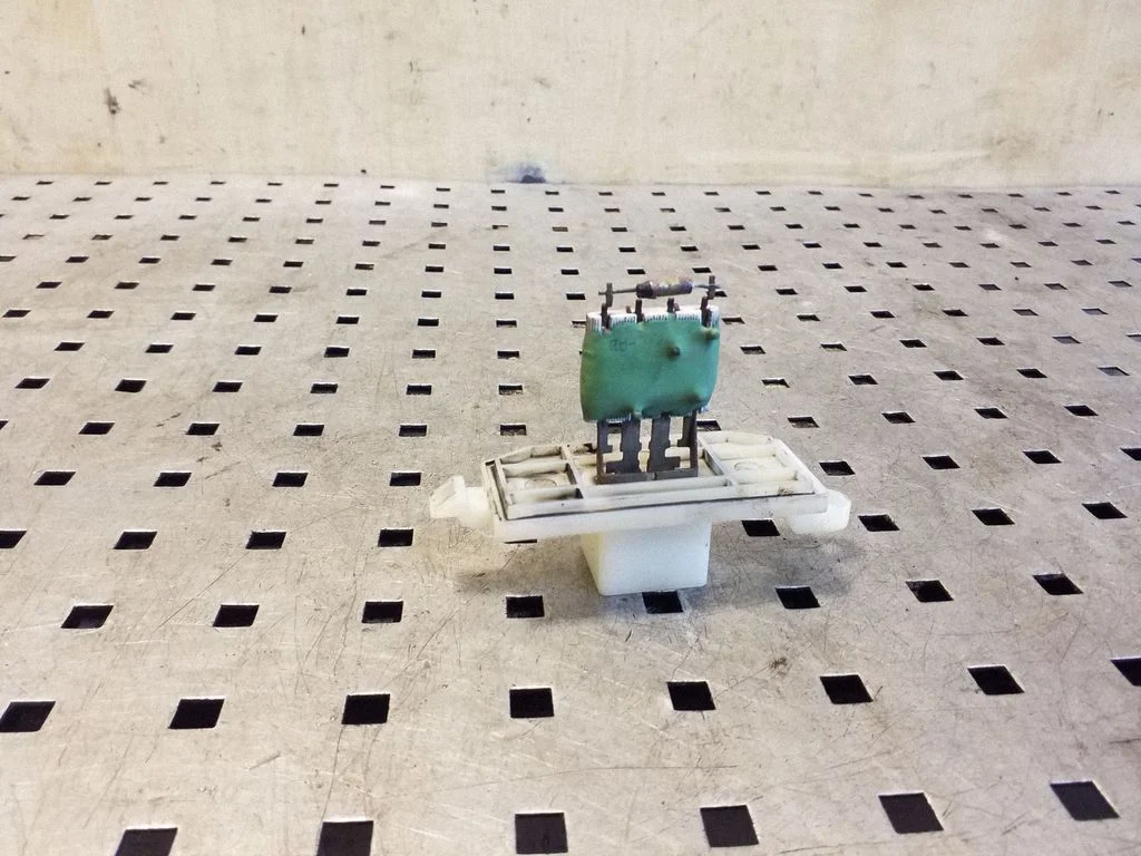 Heater blower motor/fan resistor