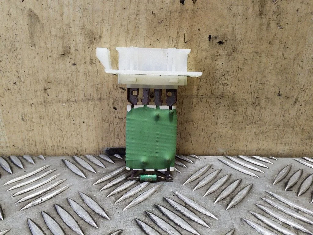 Heater blower motor/fan resistor