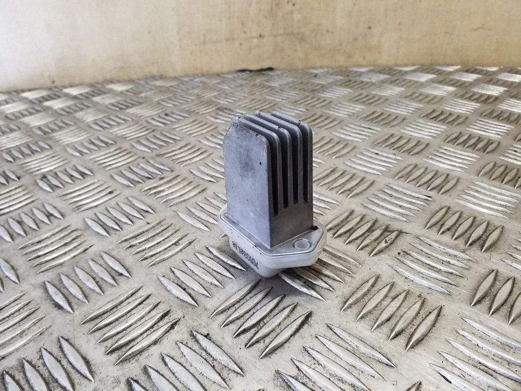 Heater blower motor/fan resistor 70T032L18