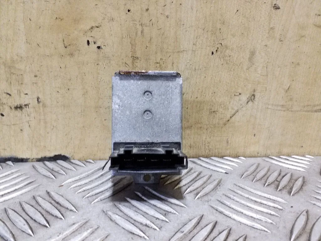 Krāsniņas ventilatora rezistors (reostats) 701959263