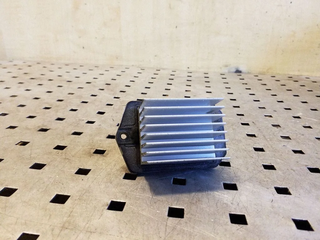 Heater blower motor/fan resistor 0778000901
