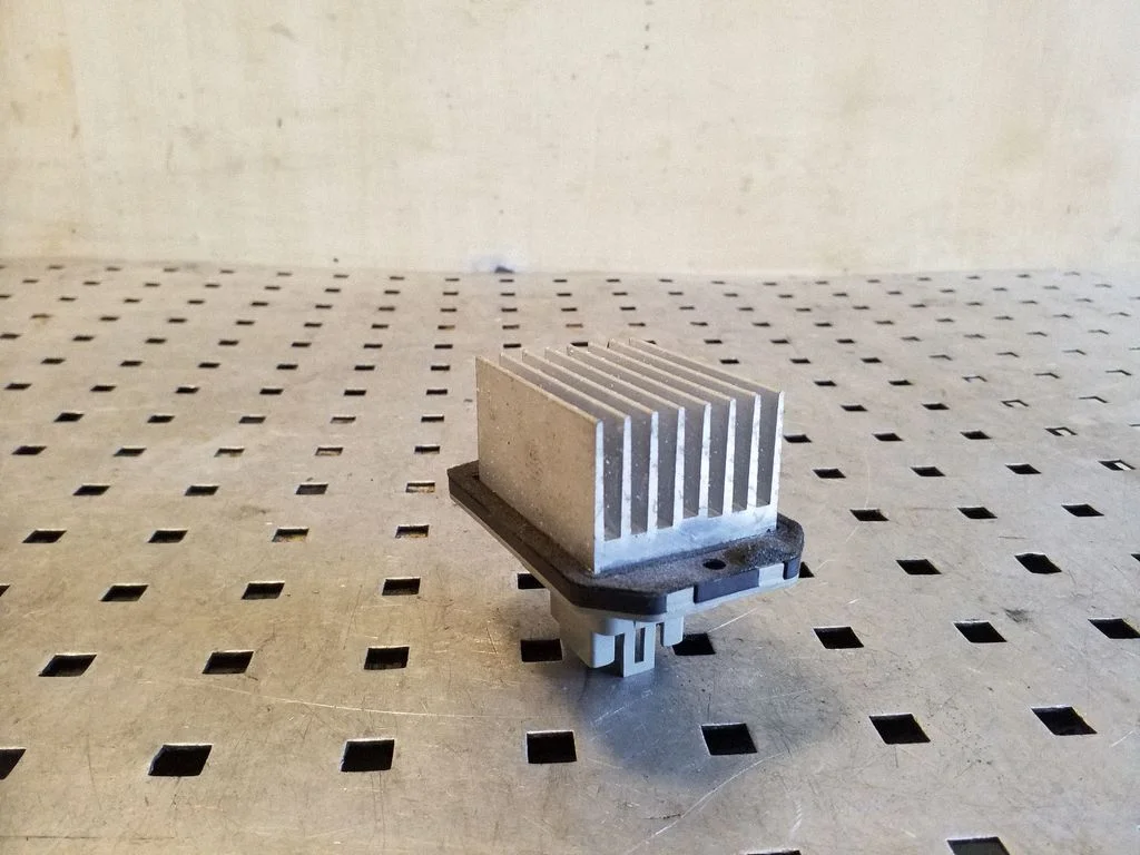 Heater blower motor/fan resistor 0778000901