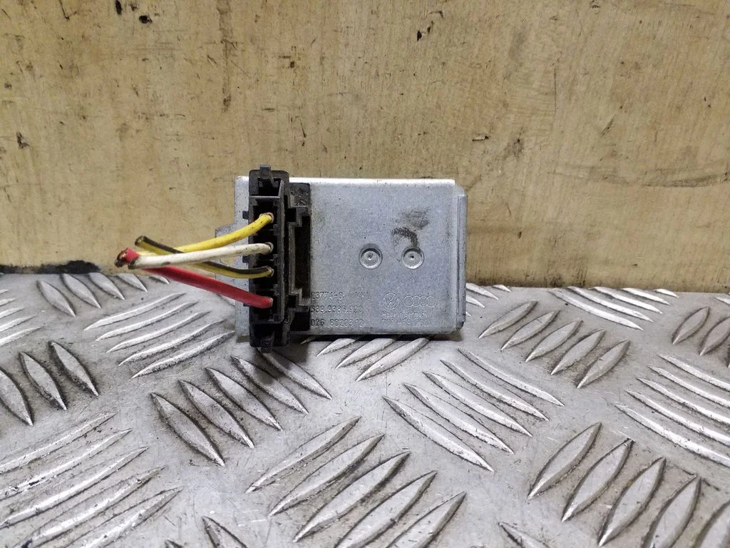 Krāsniņas ventilatora rezistors (reostats) 701959263