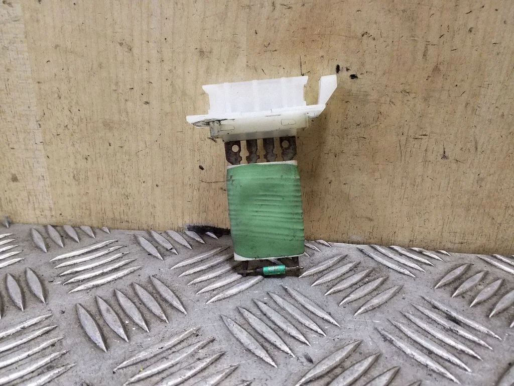 Heater blower motor/fan resistor