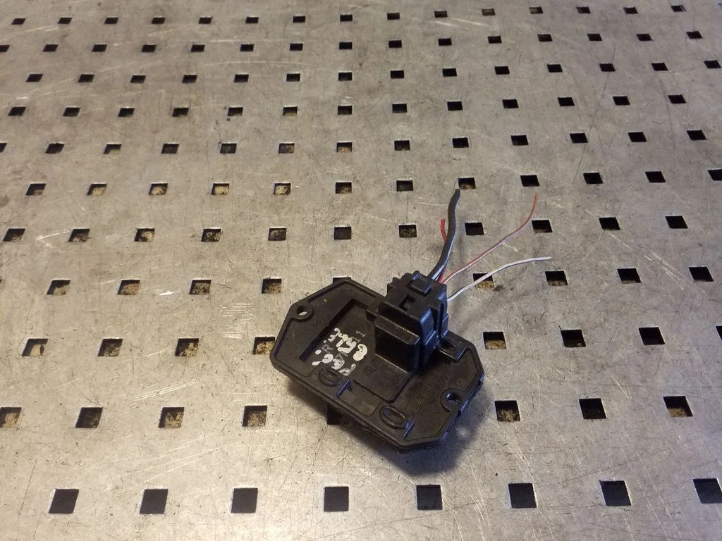 Krāsniņas ventilatora rezistors (reostats)