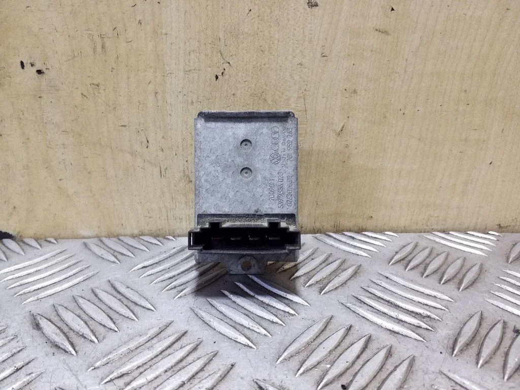 Krāsniņas ventilatora rezistors (reostats) 701989263
