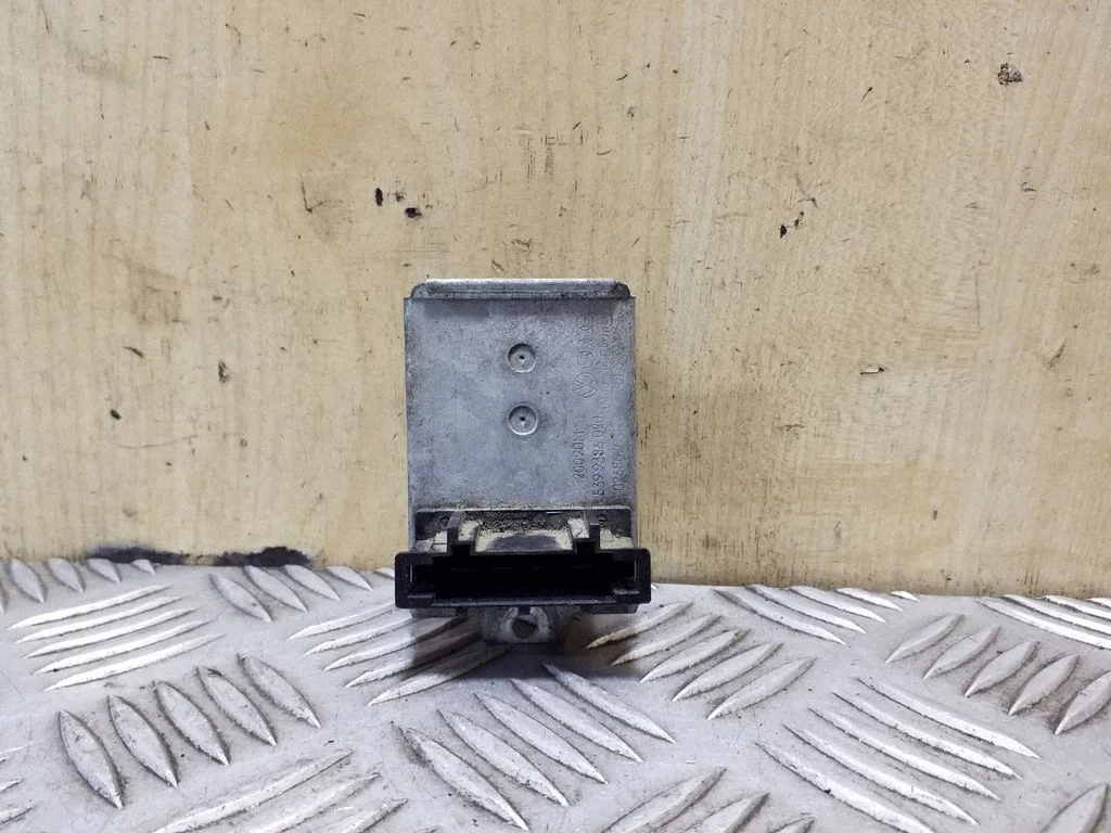 Krāsniņas ventilatora rezistors (reostats) 701989263
