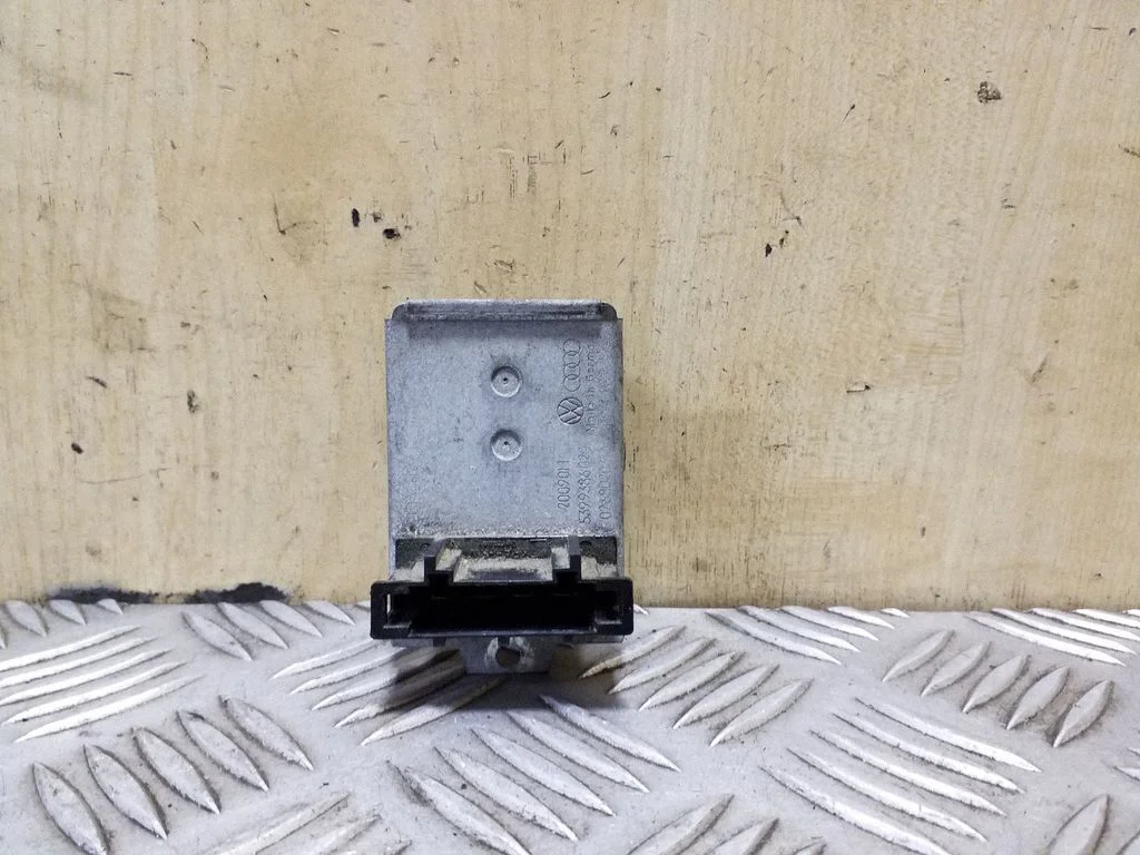 Krāsniņas ventilatora rezistors (reostats) 701989263