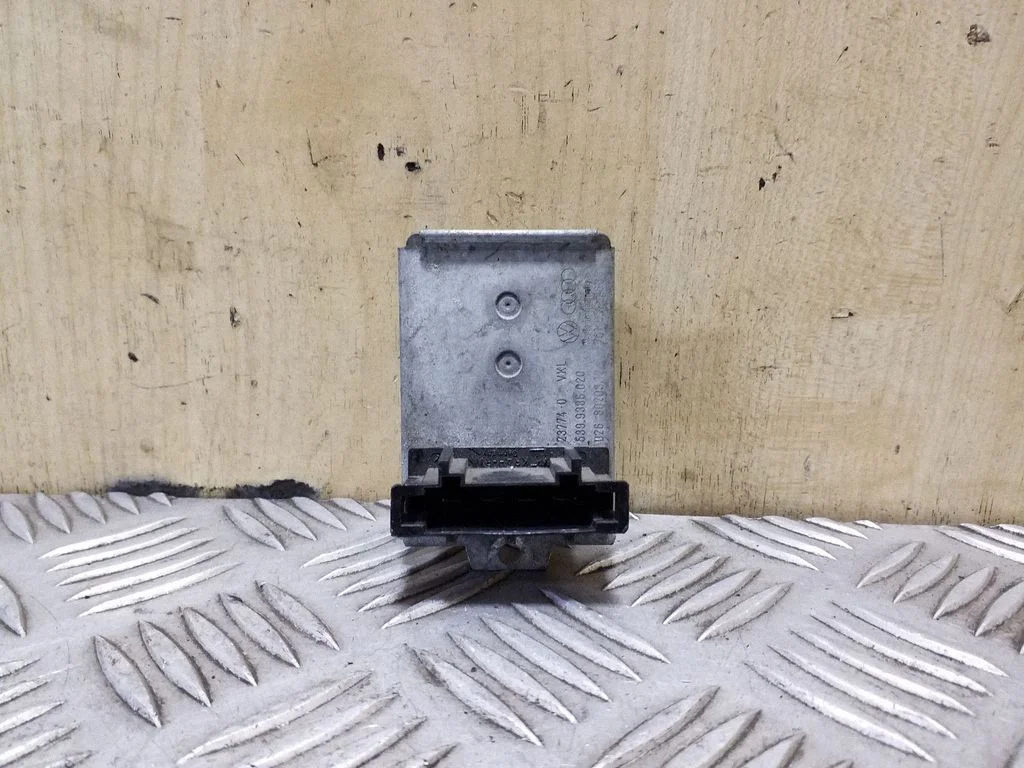 Krāsniņas ventilatora rezistors (reostats) 701989263