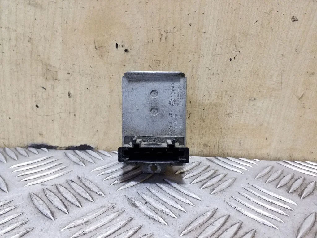 Krāsniņas ventilatora rezistors (reostats) 701989263