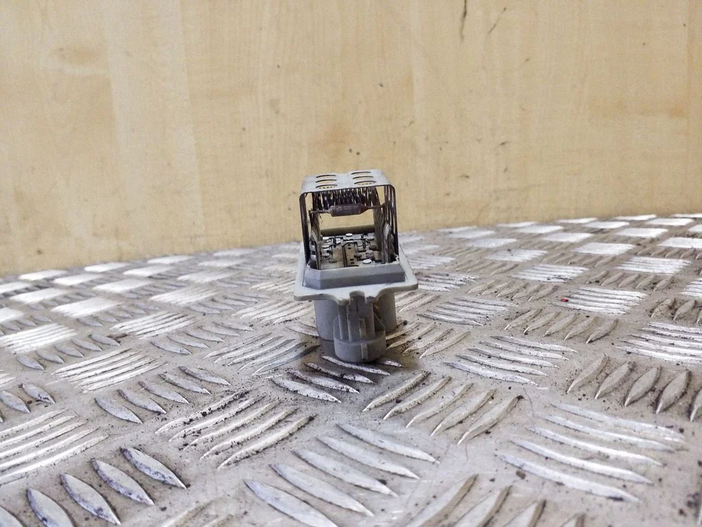 Heater blower motor/fan resistor – Renault Scenic I (1996-2003)