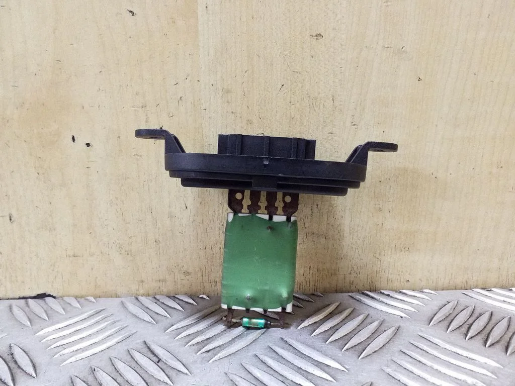 Heater blower motor/fan resistor