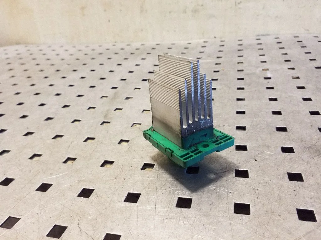 Heater blower motor/fan resistor