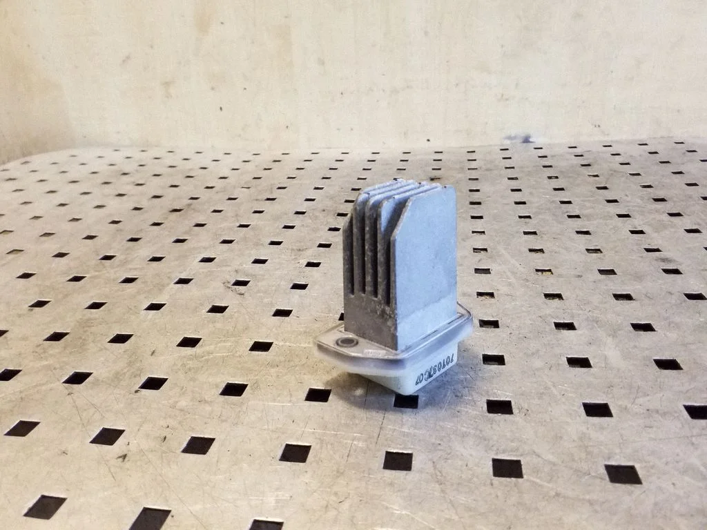 Heater blower motor/fan resistor