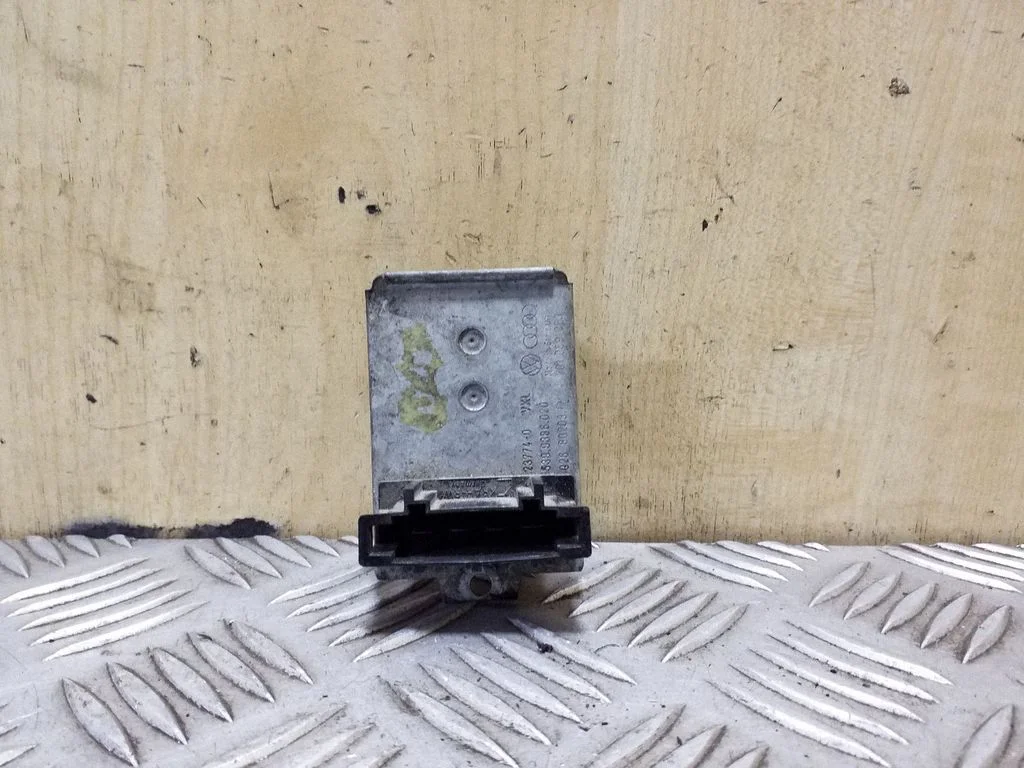 Krāsniņas ventilatora rezistors (reostats) 701989263