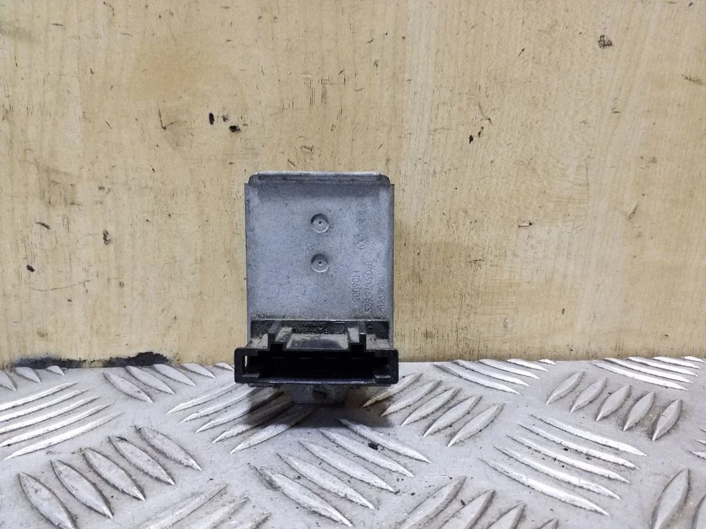 Krāsniņas ventilatora rezistors (reostats) 701989263