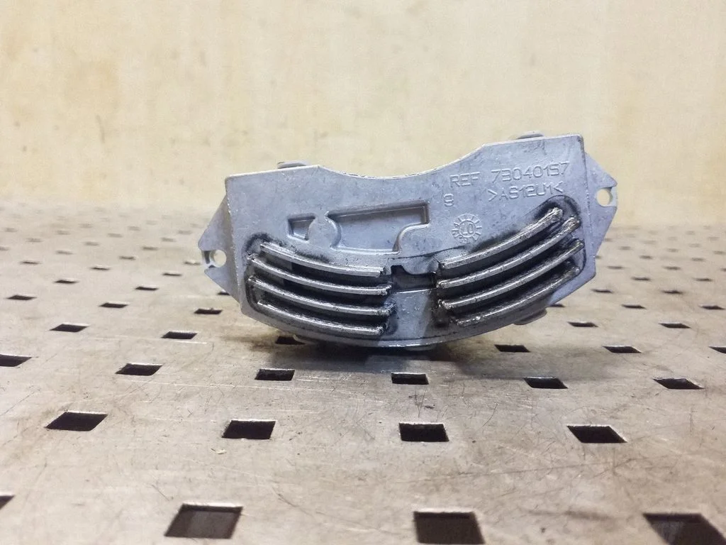 Heater blower motor/fan resistor 73040157