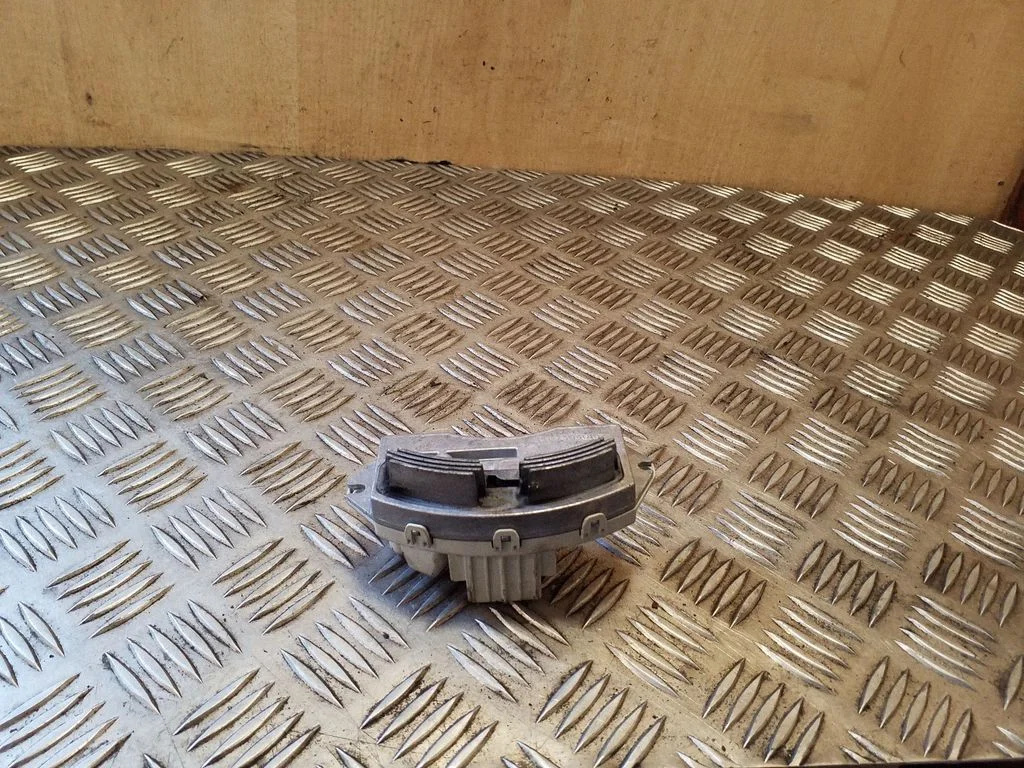Heater blower motor/fan resistor 73040157