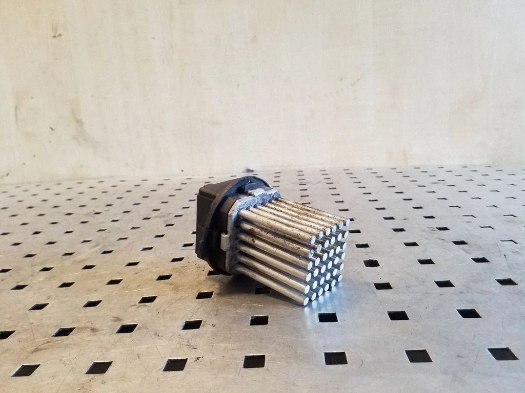 Heater blower motor/fan resistor 5HL00894120