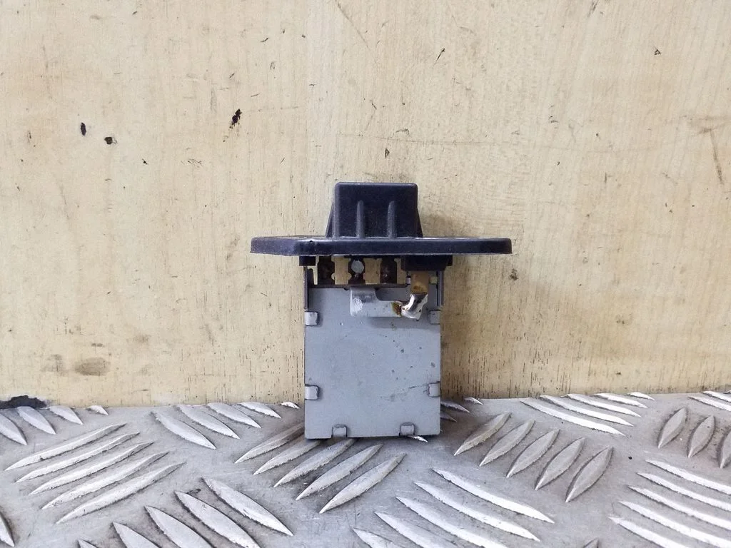 Heater blower motor/fan resistor