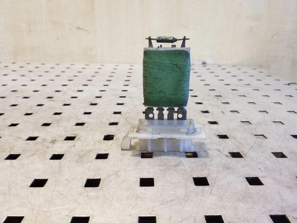 Heater blower motor/fan resistor
