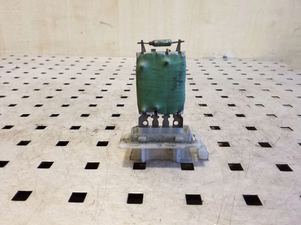 Heater blower motor/fan resistor