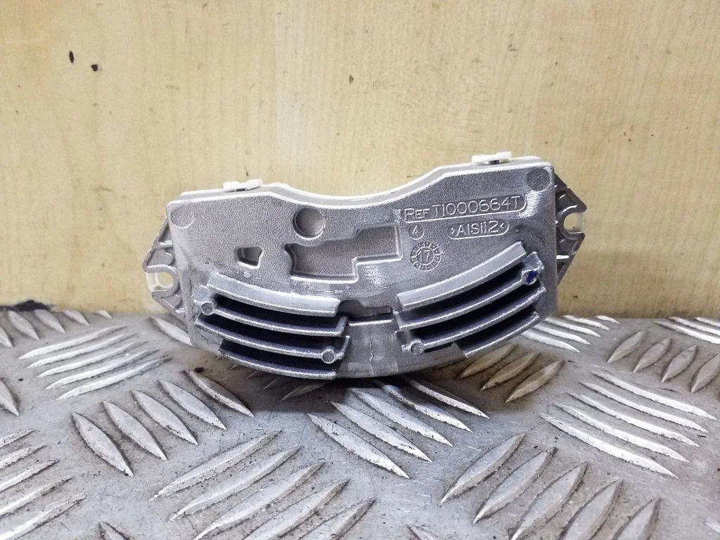 Heater blower motor/fan resistor T1021327UD
