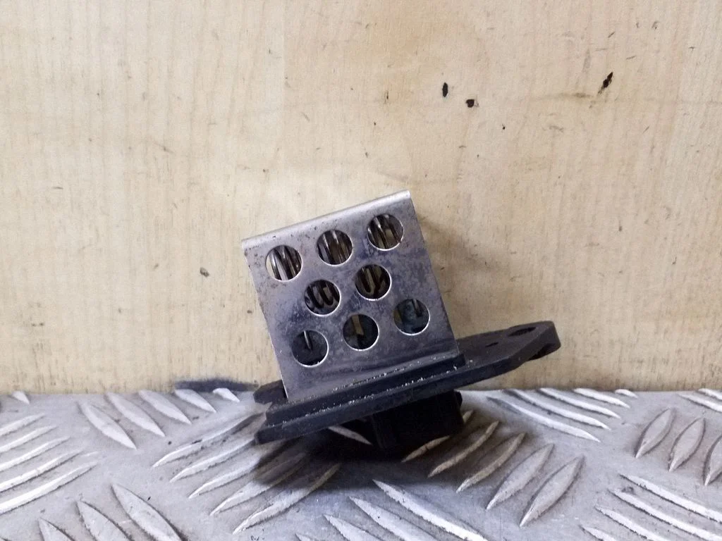 Heater blower motor/fan resistor