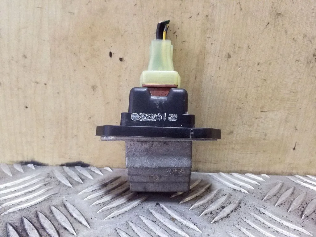 Krāsniņas ventilatora rezistors (reostats) 3G70064752