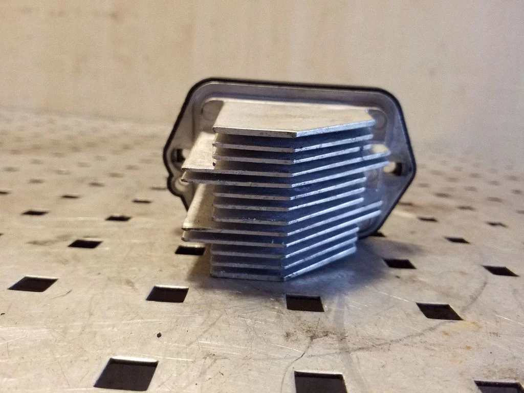 Heater blower motor/fan resistor HB180GJ6A